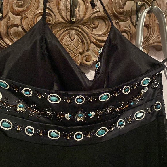 # 26  Su Wong beaded dress - Picture 9 of 13